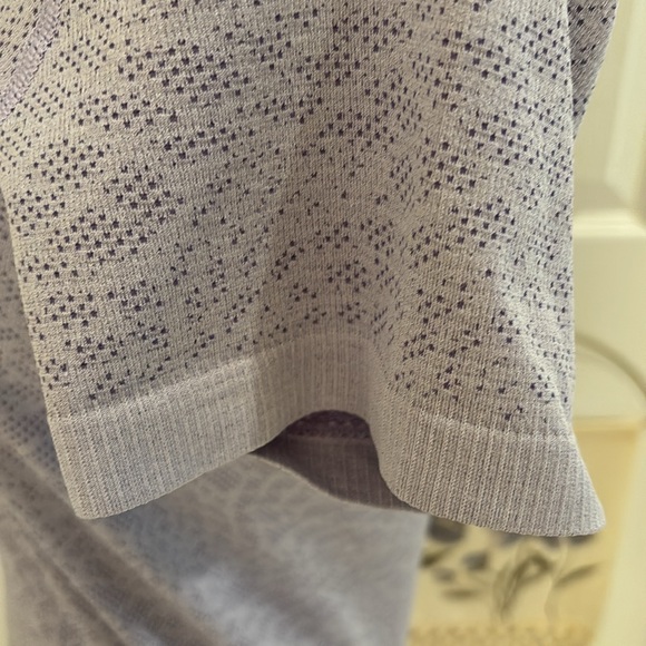 Lululemon Swiftly Tech Short Sleeve in size 8 - Picture 7 of 14